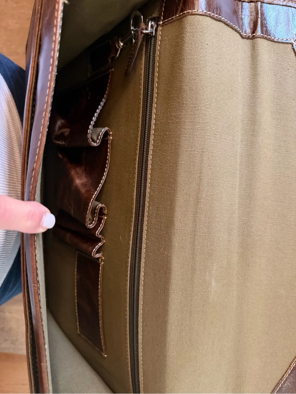 Classic Brown Leather Messenger/briefcase Bag with Shoulder Strap